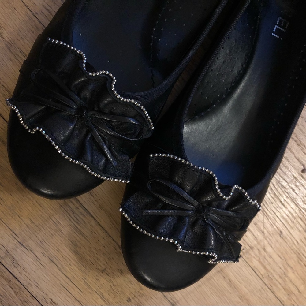Black flats
